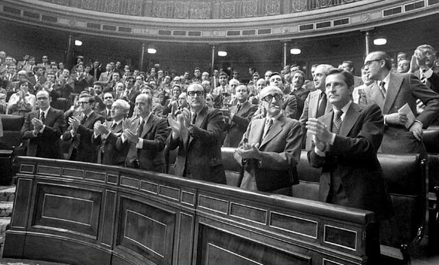 Aprobación de una ley de amnistía para presos políticos