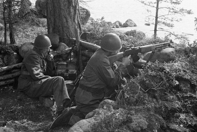 Swedish Marines seize Bornholm