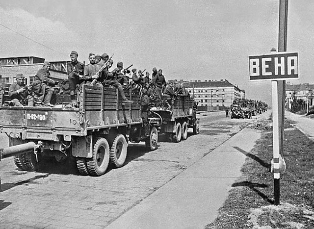 Soviet forces seize Vienna