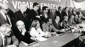 Legalización del PCE.