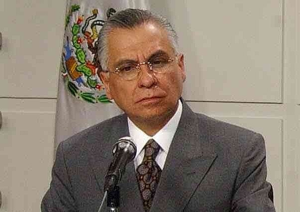 Fox forzó la dimisión del procurador general, Rafael Macedo de la Concha.