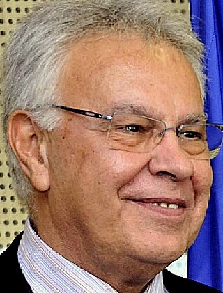 Felipe González es reelegido primer secretario del Partido Socialista Obrero Español con el 86 % de los votos