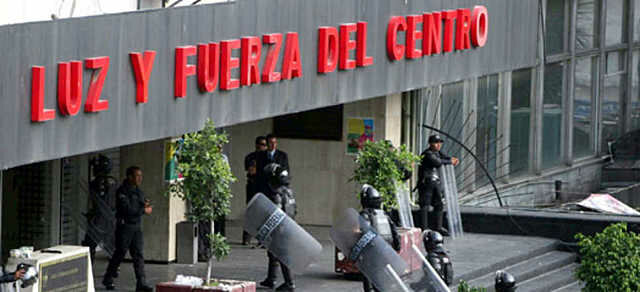 Calderón publicó el decreto de extinción de Luz y Fuerza del Centro,