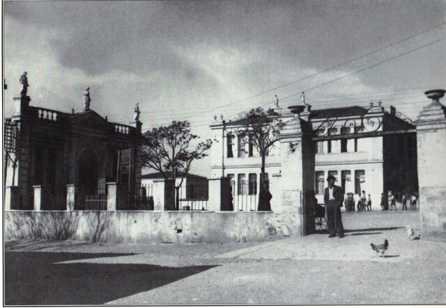 ΤΑ ΕΚΠΑΙΔΕΥΤΗΡΙΑ ΤΟΥ ΛΟΦΟΥ