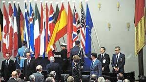 España ingresa en la OTAN