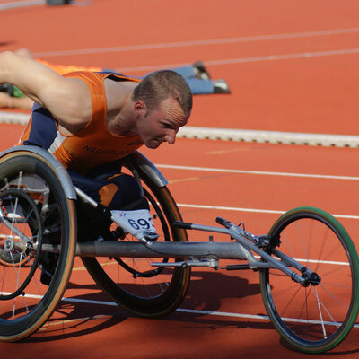 Timeline: Origen i Història de l'atletisme adaptat