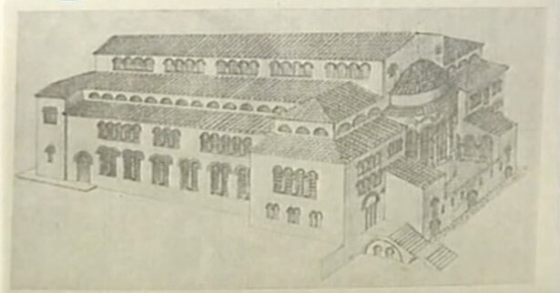 Ύστερα από καταστροφή από πυρκαγιά ανοικοδομήθηκε με κάποιες διαφοροποιήσεις