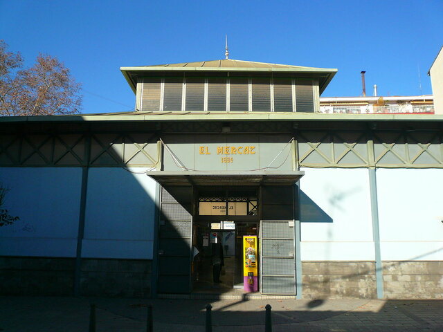 Primers serveis municipals: mercat municipal