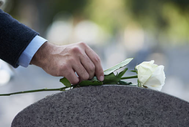 Small gathering/funeral for Rufus 2:00 am