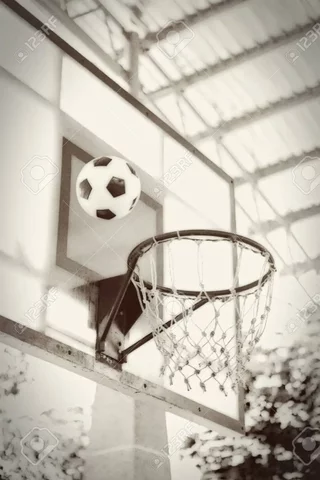 Juego disputado con un balón de fútbol