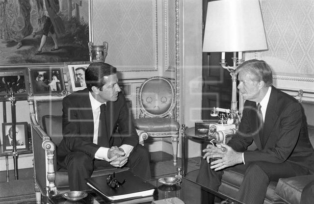 Visita oficial del presidente norteamericano Carter, que urge al gobierno de Madrid para que ingrese en la O.T.A.N.