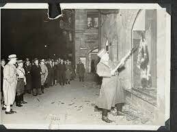 NOCHE DE LOS CRISTALES ROTOS