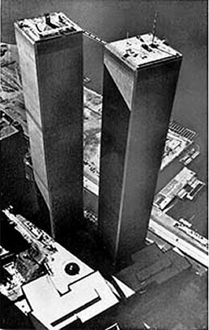 Philippe Petit cruza las Torres Gemelas 8 veces.