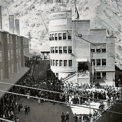 Timeline: Historia de Sewell