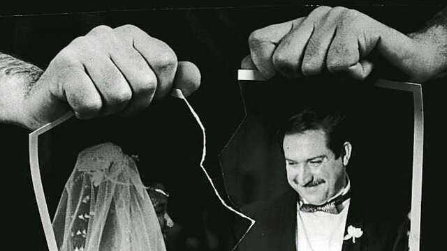 Se aprueba la ley de divorcio elaborada por el ministro de Justicia Francisco Fernández Ordóñez.