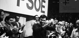 Se clausura el XXIX Congreso del P.S.O.E. con la reelección de Felipe González como secretario general