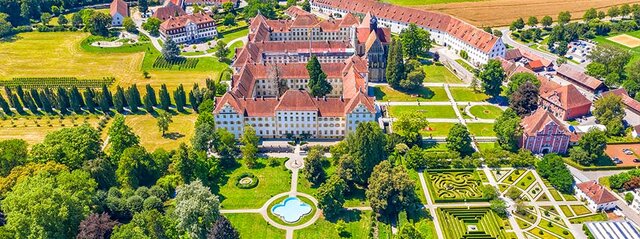 Kurt Hahn established the Salem School