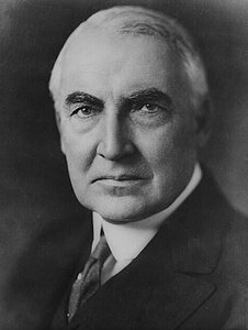 EL REPULICÀ WARREN G.HARDING PREN POSSESSIÓ COM A PRESIDENT DELS ESTATS UNITS
