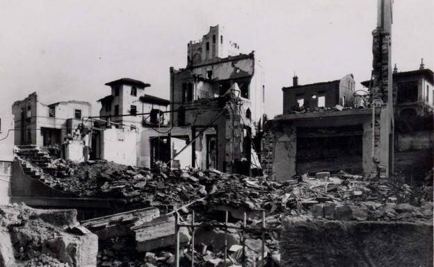 BOMBARDEIG D'OVIEDO