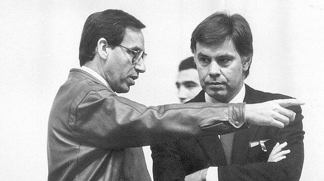 Dimisión del vicepresidente Alfonso Guerra