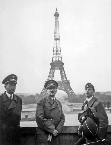 Le truppe tedesche conquistano Parigi