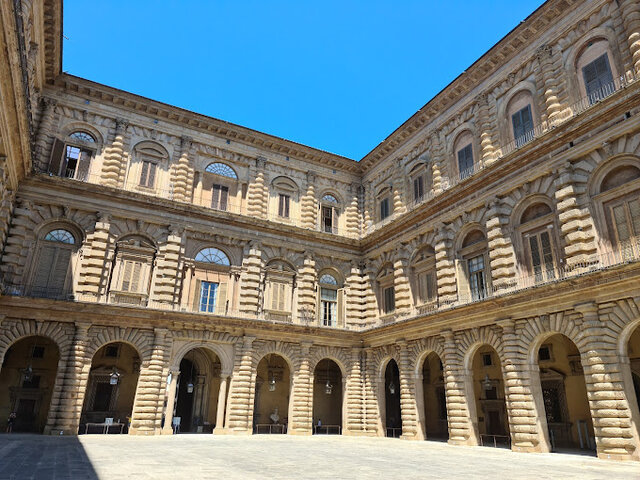 Cortile di Palazzo Pitti (Ammannati)