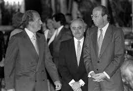 Los diplomáticos Fernando Almansa y Rafael Spottorno, nombrados jefe y secretario general de la Casa Real