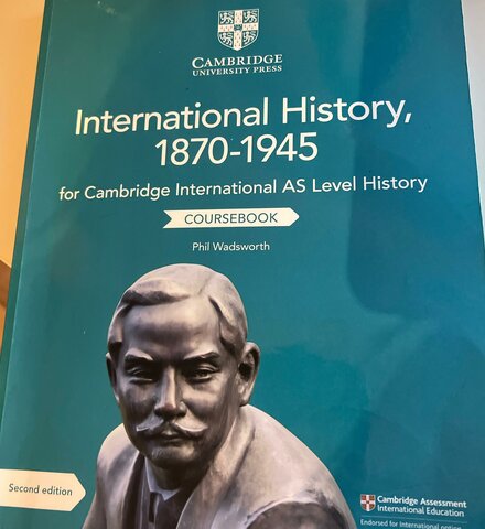 ECONOMISTA CAMBRIDGE 1945
