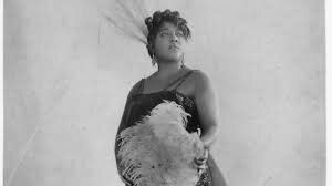 Lehen emakume abeslaria