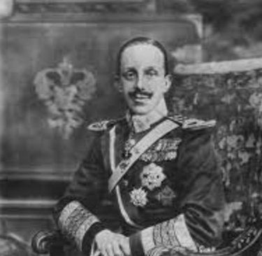 Alfons XXIII intenta recuperar el tro i el poder.