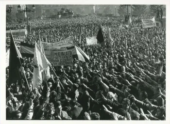 Aprobación de la creación de la Corporación de España