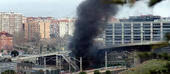 ETA hace explosionar un coche bomba en el Campo de las Naciones en Madrid.