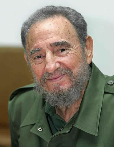 Fidel Castro se retira del poder y deja a cargo de Cuba a su hermano