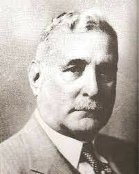 Batista impone a Carlos Mendieta Mentefur como presidente