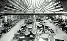 ¿Cuándo inicia el modelo de producción en masa?