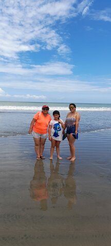 Pimer viaje a  la playa con mi sobrina