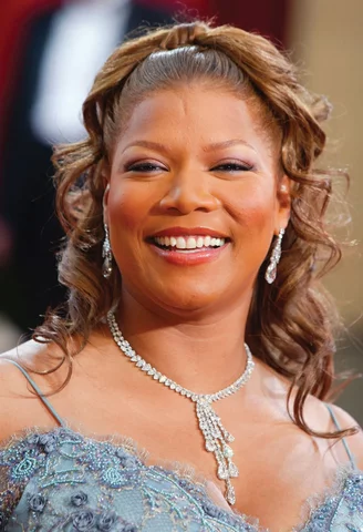 Queen Latifah wins Best Rap Solo Performance.