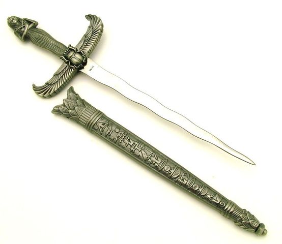 1539-1075 BC  Daggers and Swords