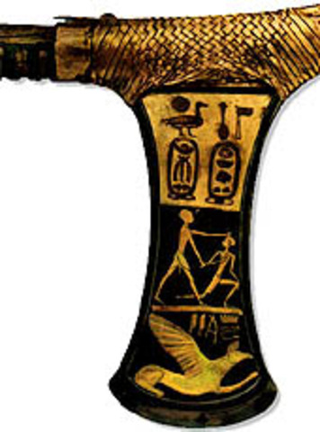 1975-1640 BC  Battle Axe (piecing axe)