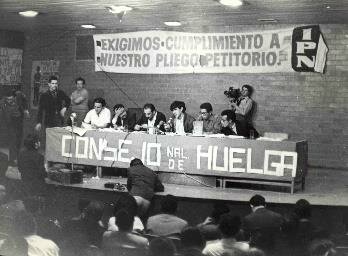 Surge el CNH (Consejo Nacional de Huelga) participación de 38 comités de universidades.