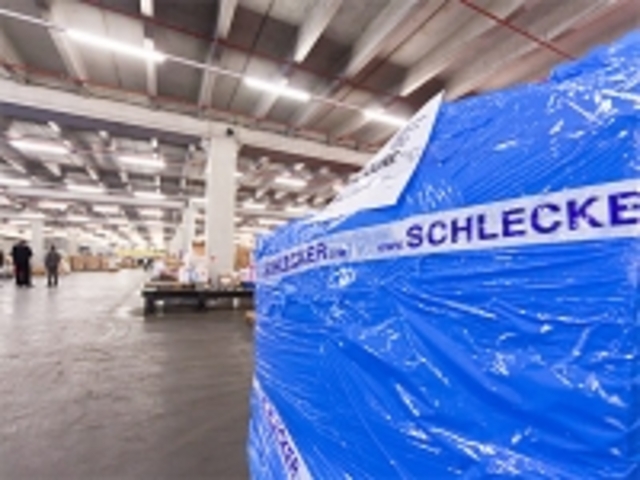 Schlecker strafft Vertrieb und Logistik