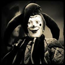 En Europa, los bufones asistían a las batallas.