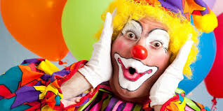 Comenzaron a integrarse los payasos y los trucos con animales exóticos.