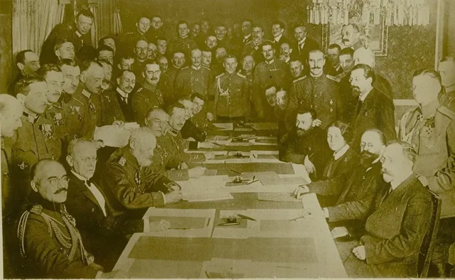 Συνθηκολόγηση μεταξύ συμμάχων και των κενρικών δυνάμεων