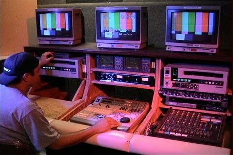 Non-Linear Video Editing