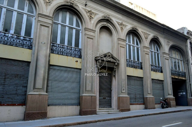 sede comercial Taraco y Cia - Juan Adams