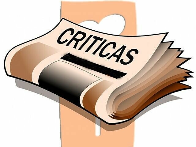 CRITICAS MACROECONOMICAS
