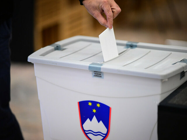 Splošna in enaka volilna pravica za moške