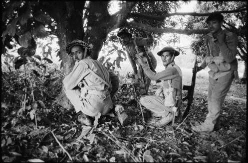 L'exèrcit de Pakistan ocupa Pakistan Oriental (avui Bangla Desh).