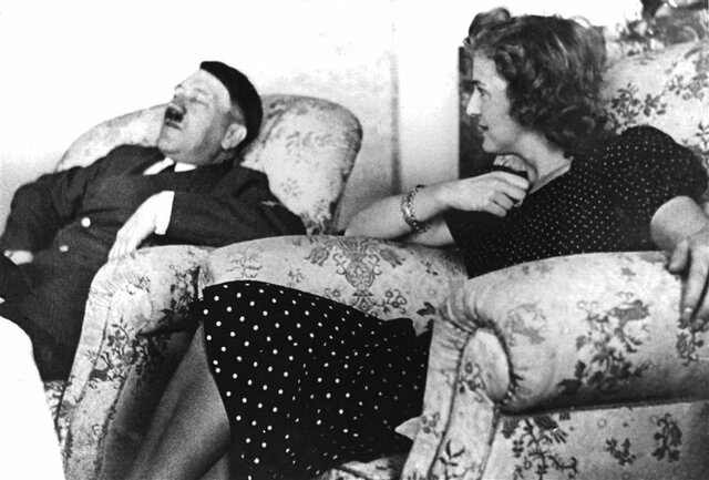 Hitler se suicida